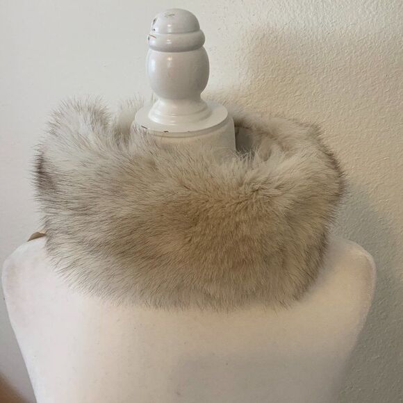 JB FUR GALLERY NYC Arctic Blue Fox Fur Headband Neckwarmer NWT - Picture 5 of 9